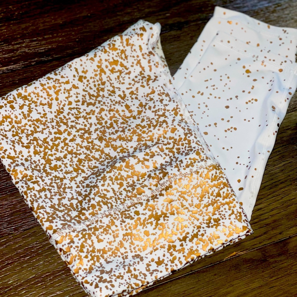 Zyia Gold Flakes